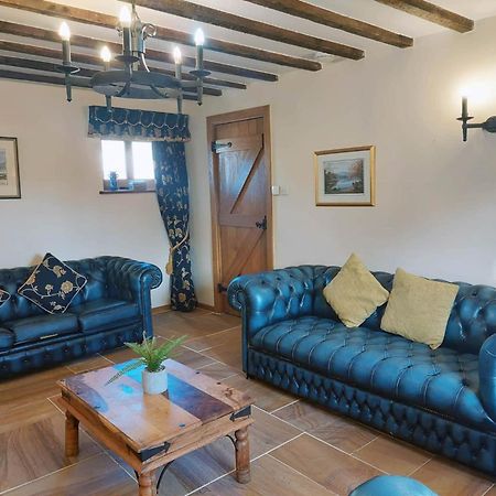 فيلا The Old Mill Barn With Hot Tub And Private Use Of Heated Pool يرل المظهر الخارجي الصورة