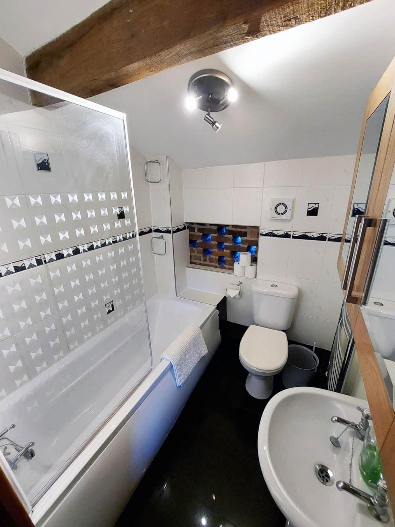 فيلا The Old Mill Barn With Hot Tub And Private Use Of Heated Pool يرل المظهر الخارجي الصورة